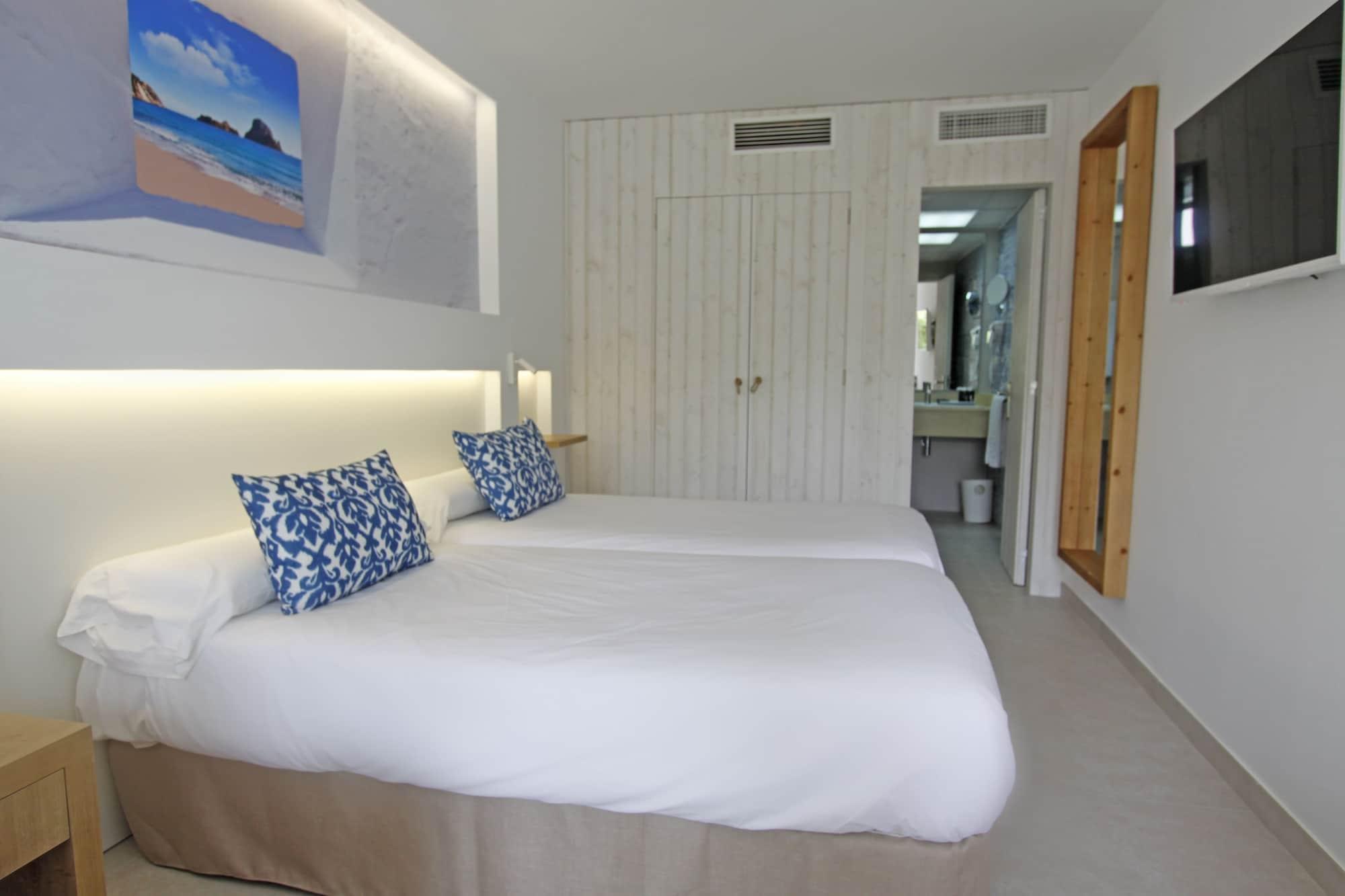 Bg Portinatx Beach Club Hotel Eksteriør billede